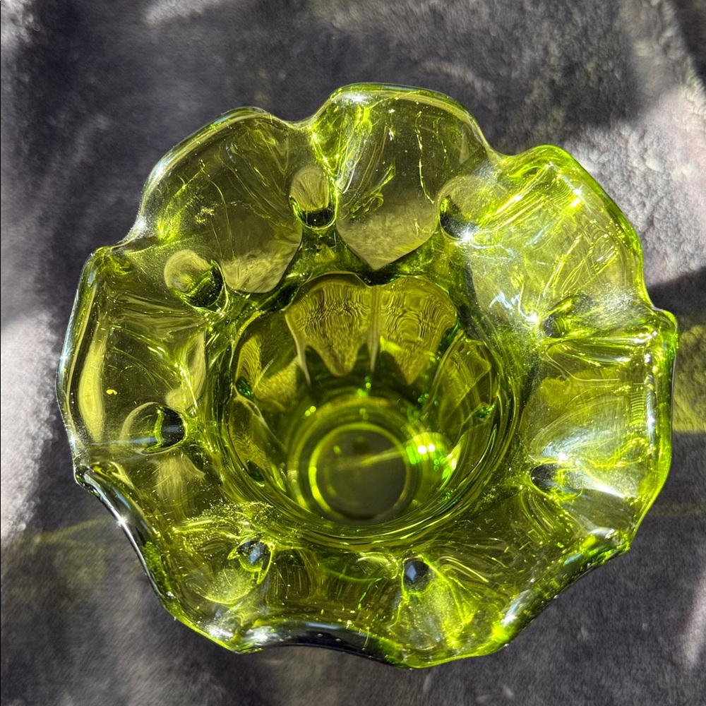Viking Vintage MCM Art Glass Vase in Avocado Green 💚 - Picture 4 of 6
